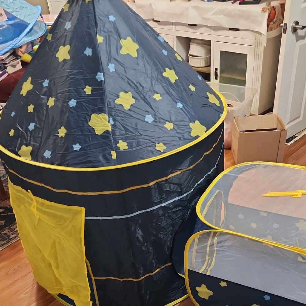 Children's Star Print Play Tent in Navy and Yellow